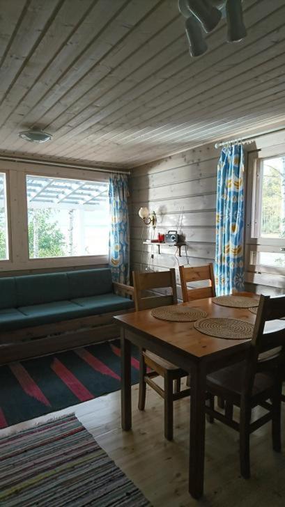 Kuus-Hukkala Hotel Harkala  Kültér fotó